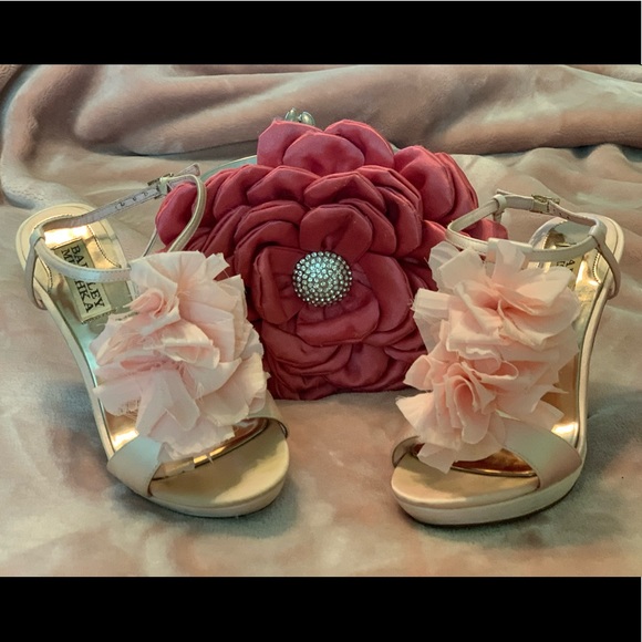 Badgley Mischka Shoes - Badgley Mischka pink silk & satin sandal - 6 - HP!